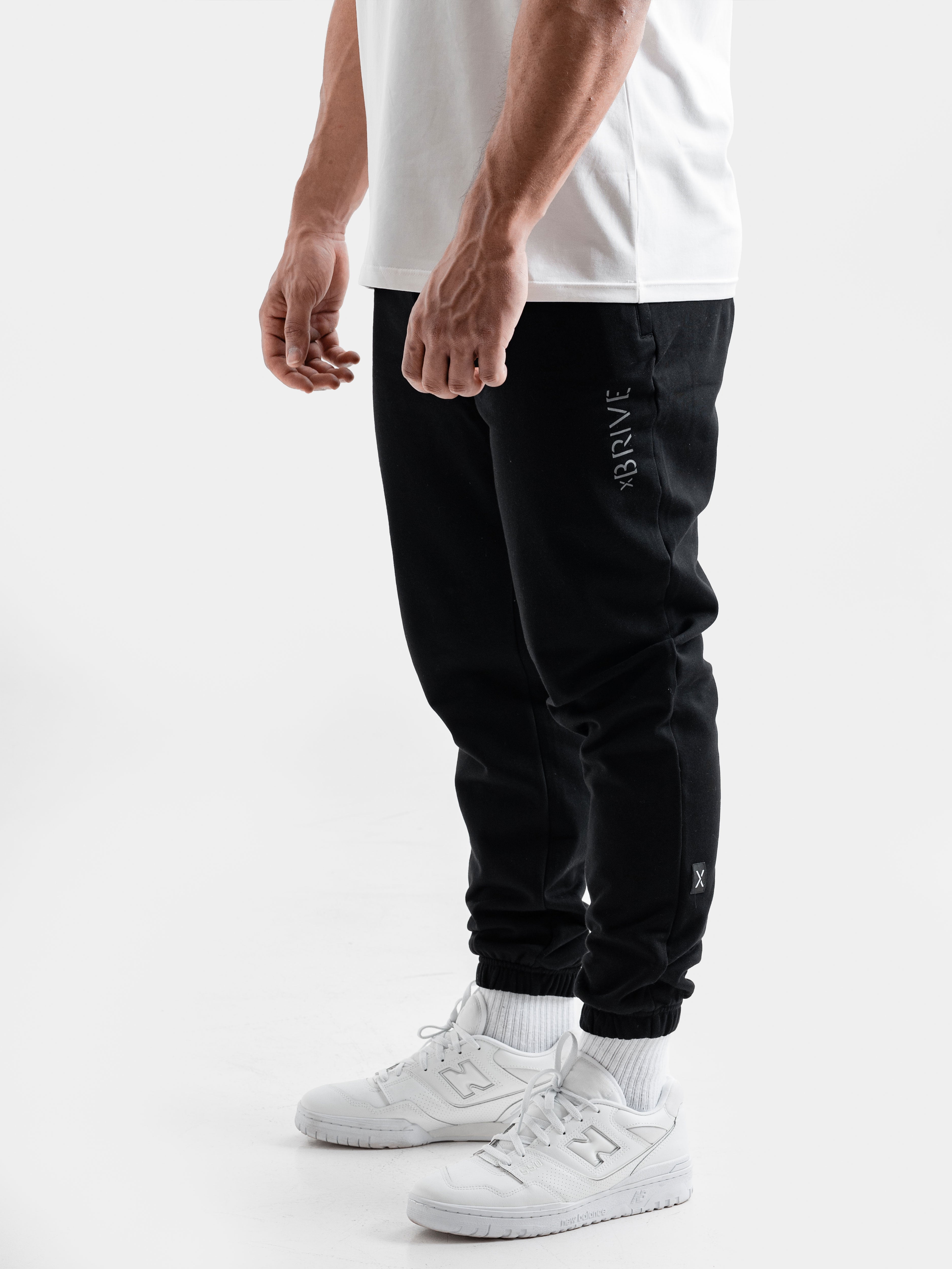 Essential Crest Joggers - Black